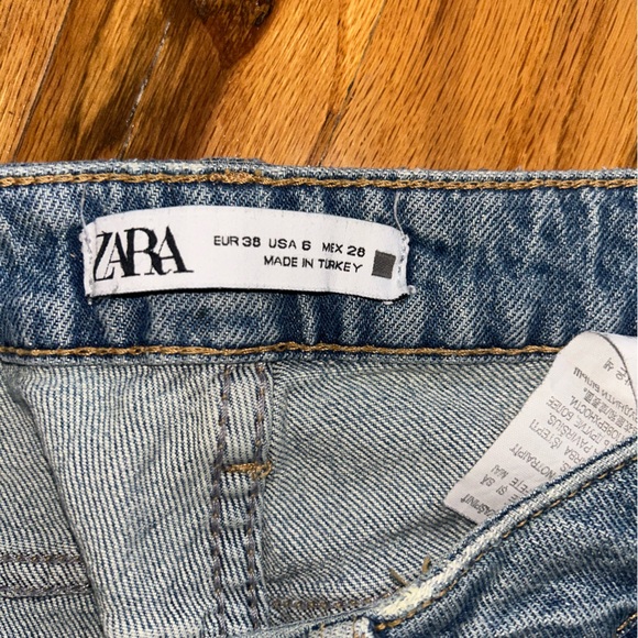 ✨NWOT | Zara | High Rise Slim Flare Split Hem Medium wash Jeans - Picture 12 of 13
